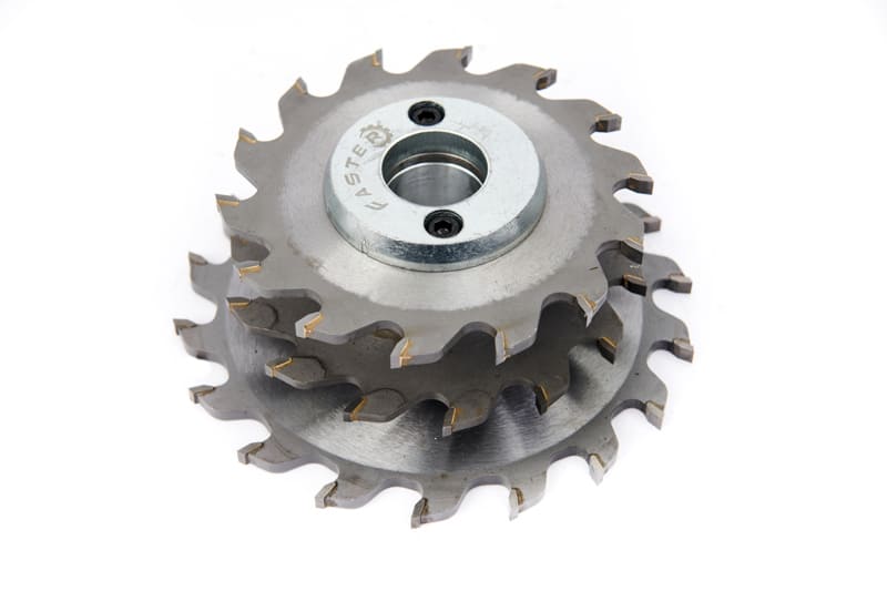 Dao-phay-do-nhom-Xingfa-cua-di-180121-2 Dao phay đố nhôm Xingfa cửa đi